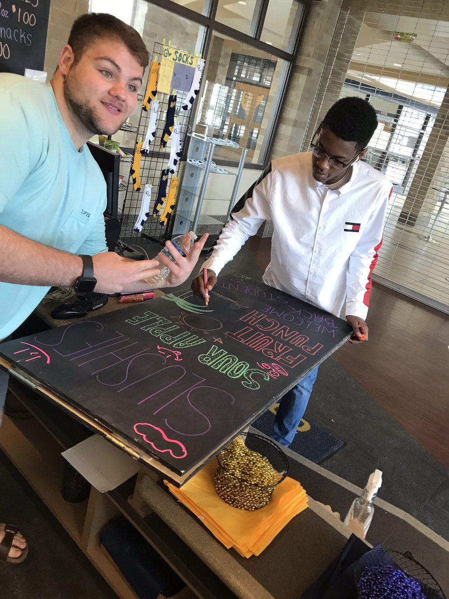 DatSchoolStore's tweet image. BACK ON THE GRIND