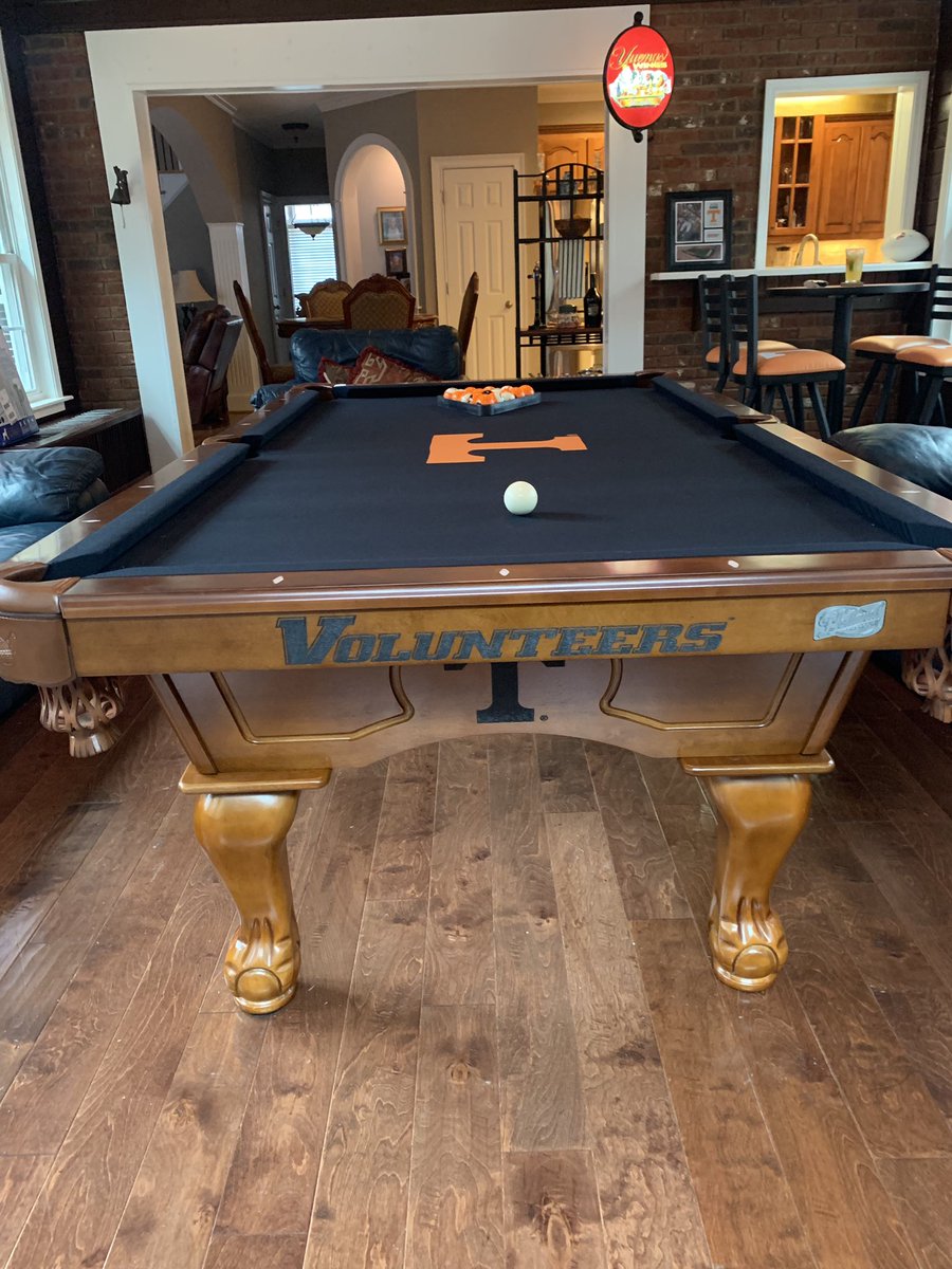 customtablefelt's tweet image. Officially licensed TN Vols pool table!  We have over 100+ collegiate teams available.  #utvols #pooltable