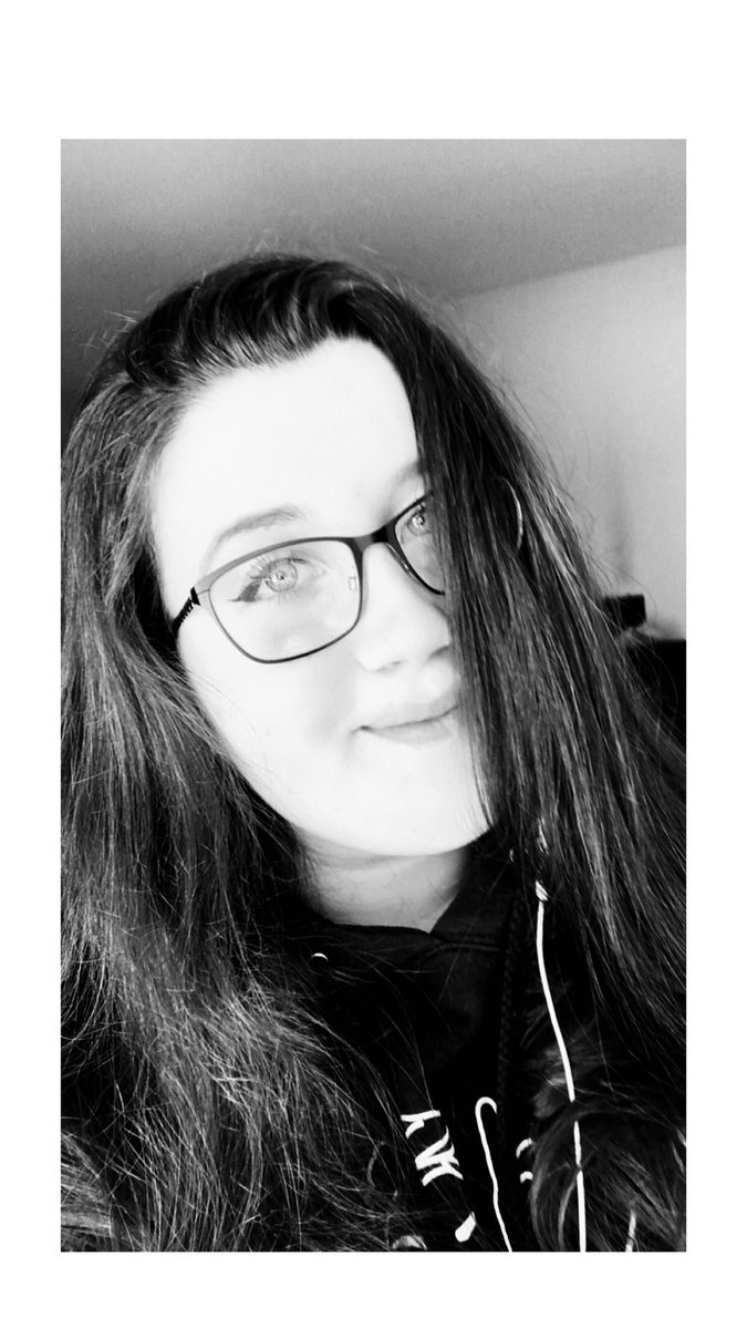 dancingdolanz's tweet image. Happy early Tuesday!!
I’m posting it today because I can’t do it tomorrow morning.
Hope you have a great week and it’s almost Easter!🐣💛
#TuesdaySelfie
#DolanTwins
#melochemonday 
#DolansTwinsTuesday
@GraysonDolan @EthanDolan ❤️❤️