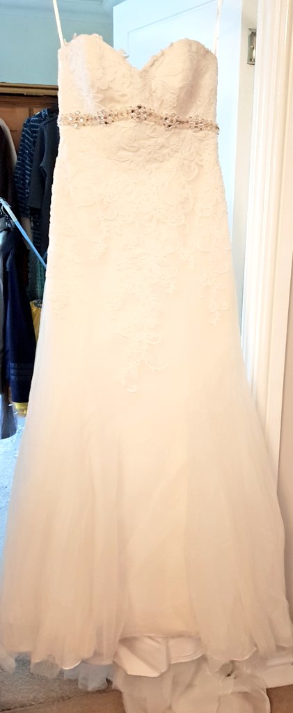 Today I sent my wedding dress to <a href="/Wedwishingwell/">Wedding Wishing Well</a> a charity organising low cost/free weddings for couples where one has terminal cancer. I hope the bride loves it like I did 💜 I think that's a pretty good use of a dress that was sat in a box in a loft. Maybe others could do same