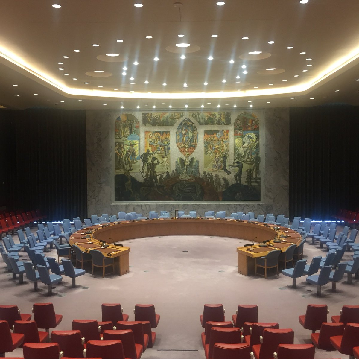 emergetechlab's tweet photo. #Mondays talking conflict and peace at the #UnitedNations #HQ #NYC #UN #BlockchainforPeace #TechforGood @DaveRitterPenta https://t.co/IjUTtuy9LZ