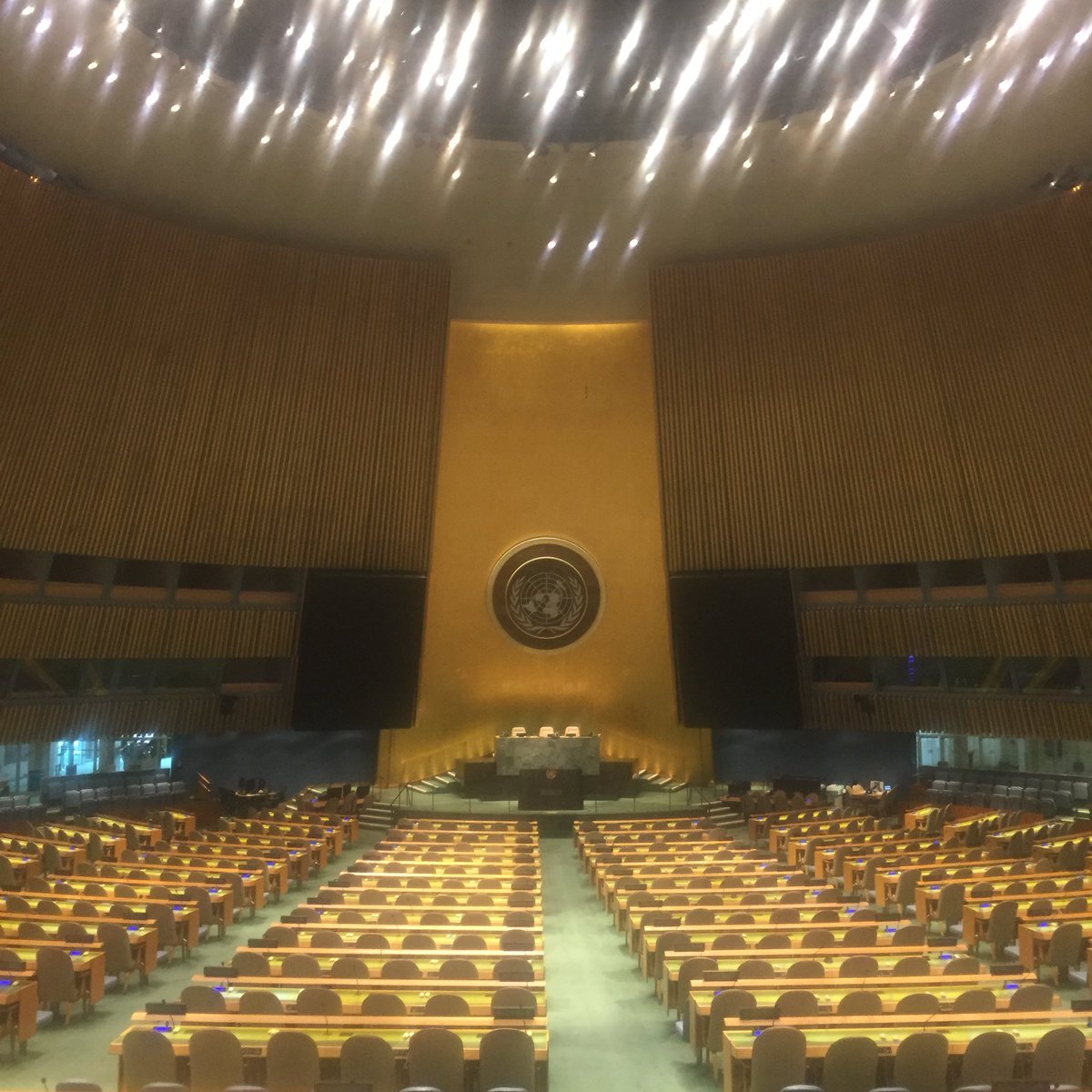 emergetechlab's tweet photo. #Mondays talking conflict and peace at the #UnitedNations #HQ #NYC #UN #BlockchainforPeace #TechforGood @DaveRitterPenta https://t.co/IjUTtuy9LZ