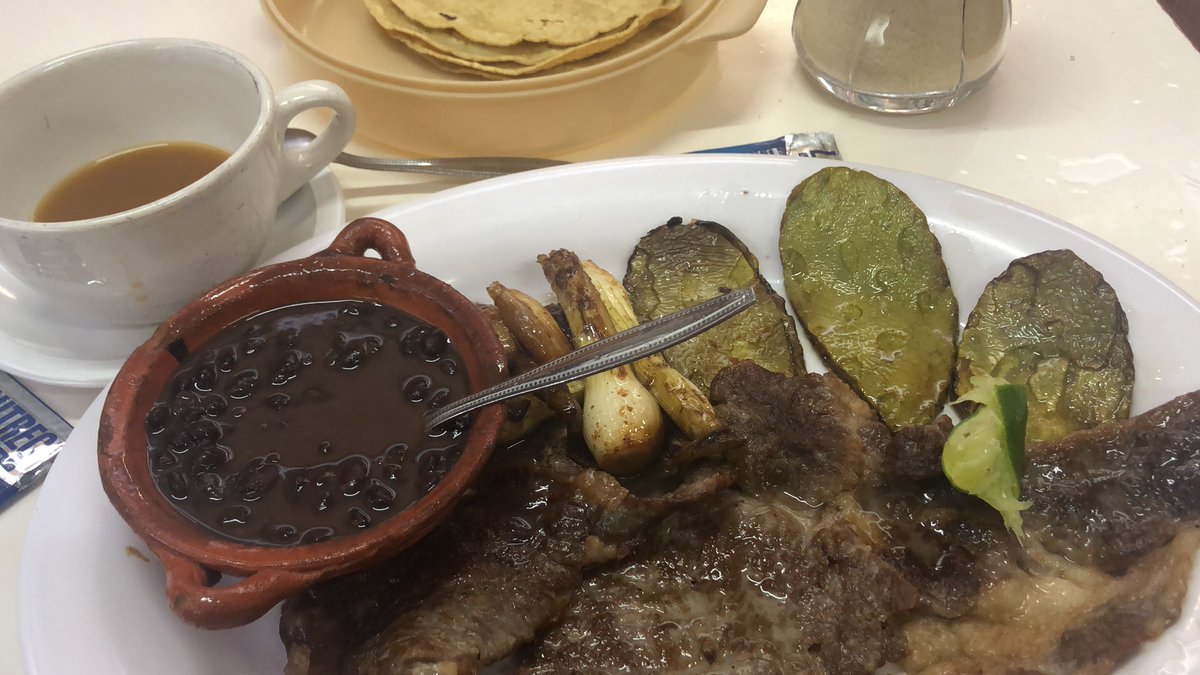 SindicatoHCB's tweet photo. Buenos días, el desayuno es el primer alimento del día, disfrútalo https://t.co/YgvIRu9ILJ