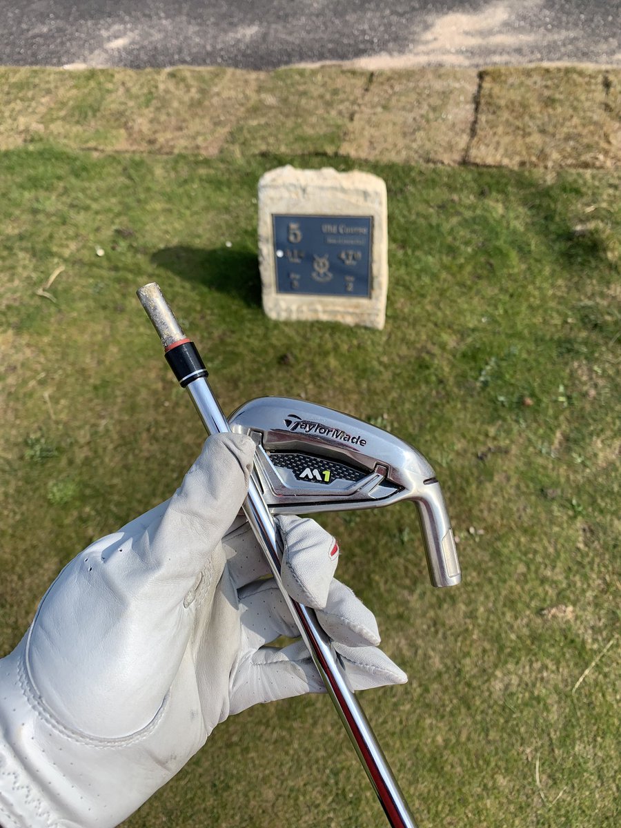 Jenson1888's tweet photo. Got my irons back from Taylormade for the 2nd time after being repaired, playing St Andrews old course today and this happens!! £600 irons! Not the quality that i would have expected! Wont be buying taylormade again.@TaylorMadeGolf @TaylorMadeGolf @affordablegolf https://t.co/KdBRYcME7u