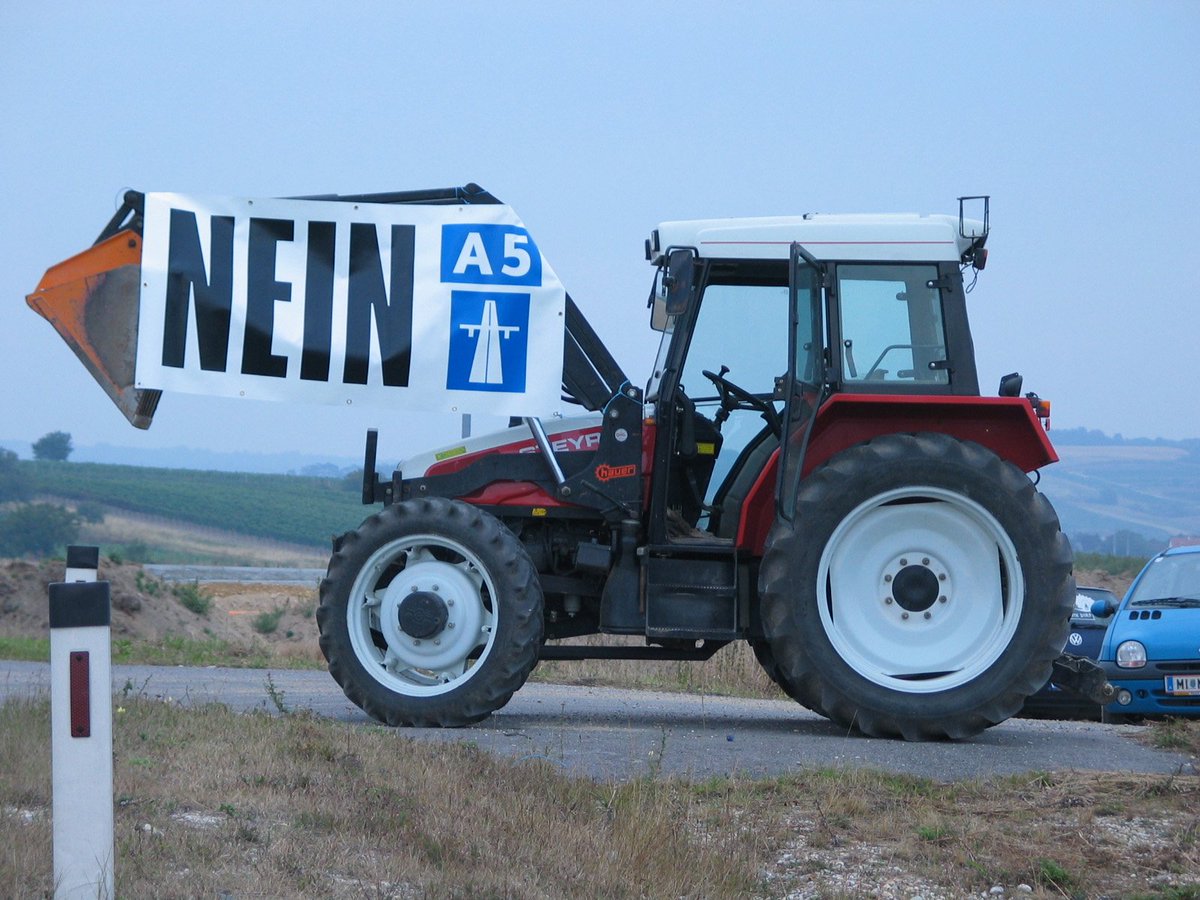 wolf_kamp's tweet image. Sehr spannend. @Umwelt_AT hat im Sachstandsbericht #Mobilität 50 mögliche Einzelmaßnahmen zur Reduktion der #Treibhausgas-Emissionen aus dem #Verkehrssektor untersucht. #Mobilitätswende #T100 #Ökosoziale_Steuerreform #MÖSt #Citymaut usw. umweltbundesamt.at/aktuell/publik…