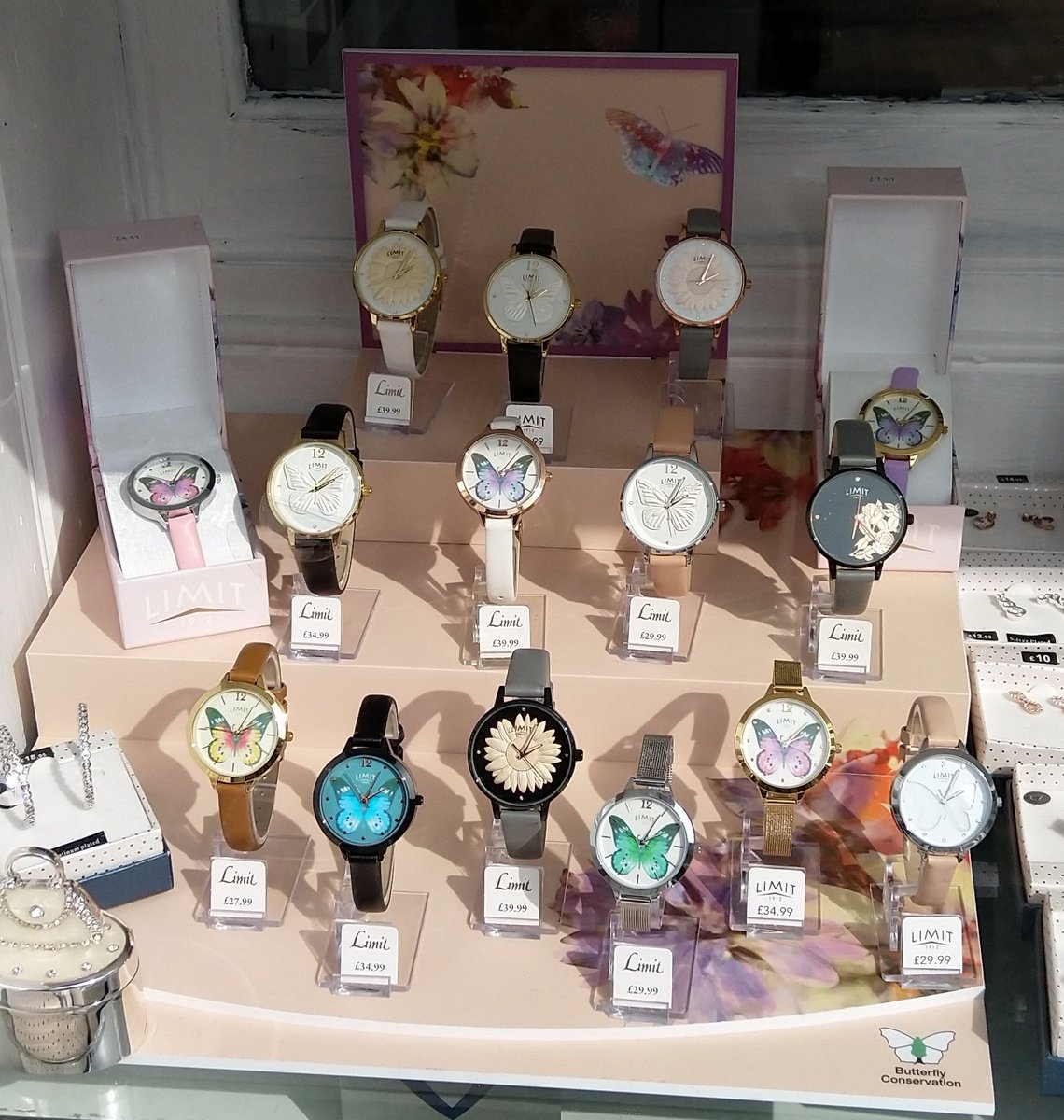 eliaeolian's tweet photo. @OliviaBurtonLDN are you aware of these 'Limit' watches copying your designs (aka, is this allowed)?? Saw them in a jewellery store in the IOW... https://t.co/26YpNNKRwZ