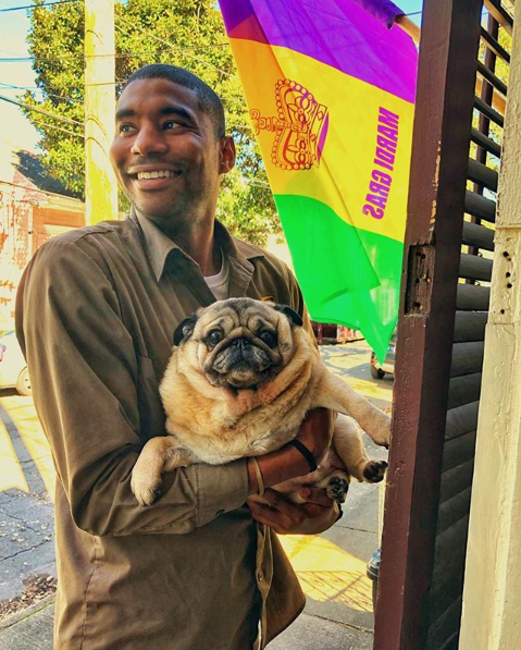 UPS's tweet photo. Our service provider Jason “Jay” Hardesty is taking the internet by storm with #PupsOfJay but this picture with his niece is adorable! 😍📦#UncleLife #NOLA #FutureUPSer #SuperUPSer https://t.co/5lBtYv2lSv