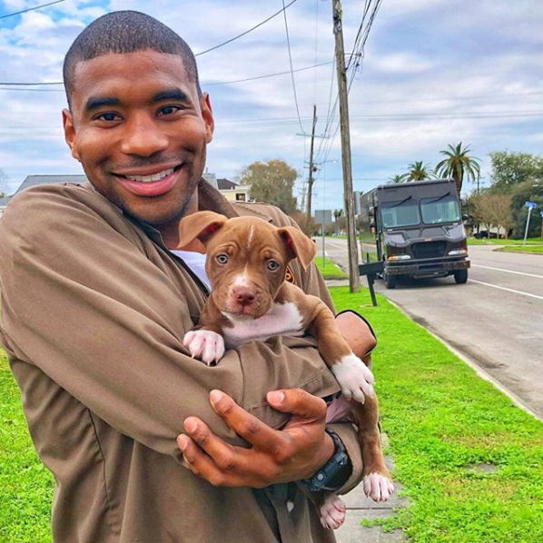 UPS's tweet photo. Our service provider Jason “Jay” Hardesty is taking the internet by storm with #PupsOfJay but this picture with his niece is adorable! 😍📦#UncleLife #NOLA #FutureUPSer #SuperUPSer https://t.co/5lBtYv2lSv