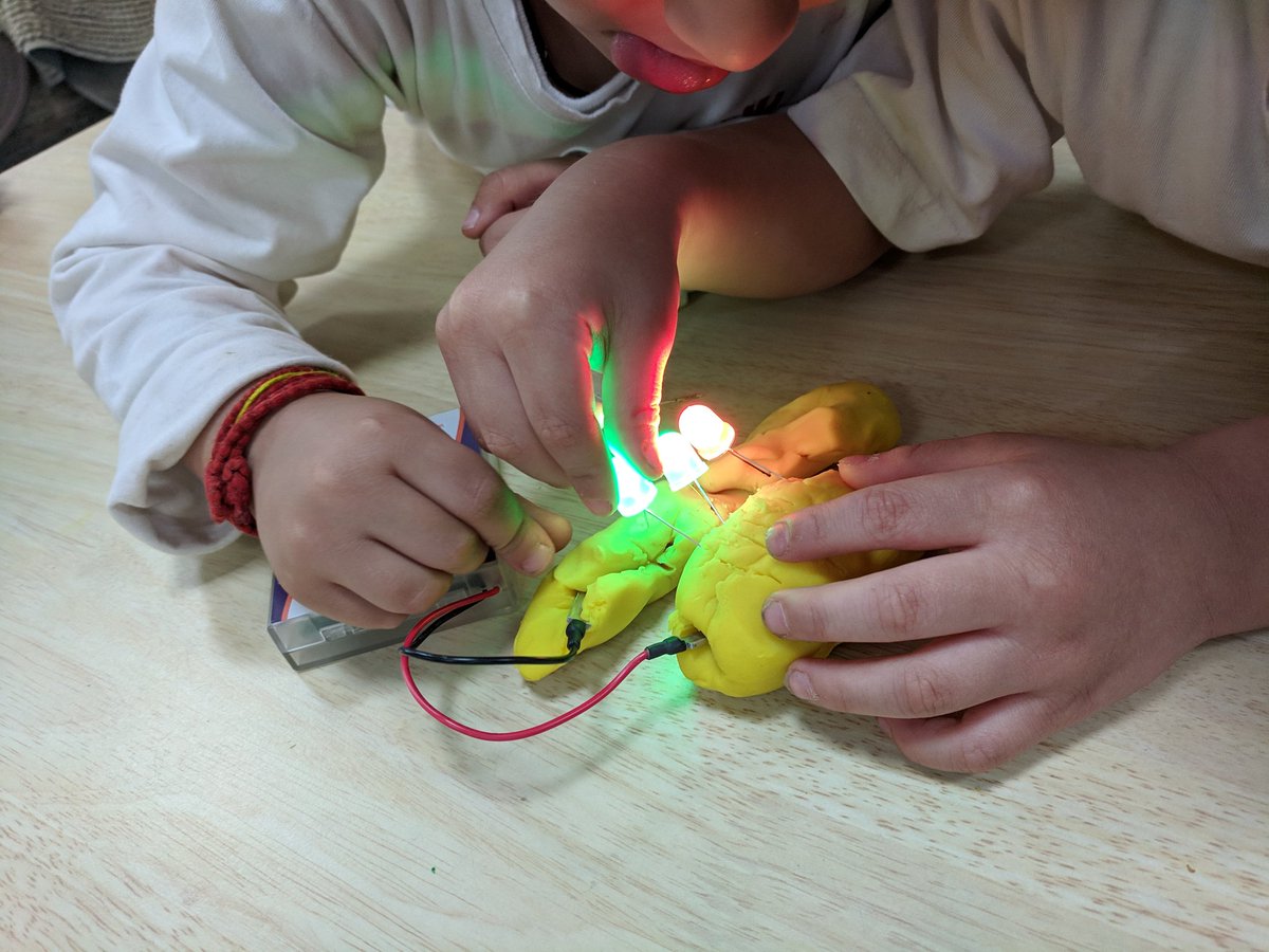 EyfsTbs's tweet photo. Today in our set room Nursery students put on their thinking caps and put together squishy play dough circuits @TBS_Delhi  #earlyyears #techEd #techtime #funwithcircuits https://t.co/o0G3m1ts6u