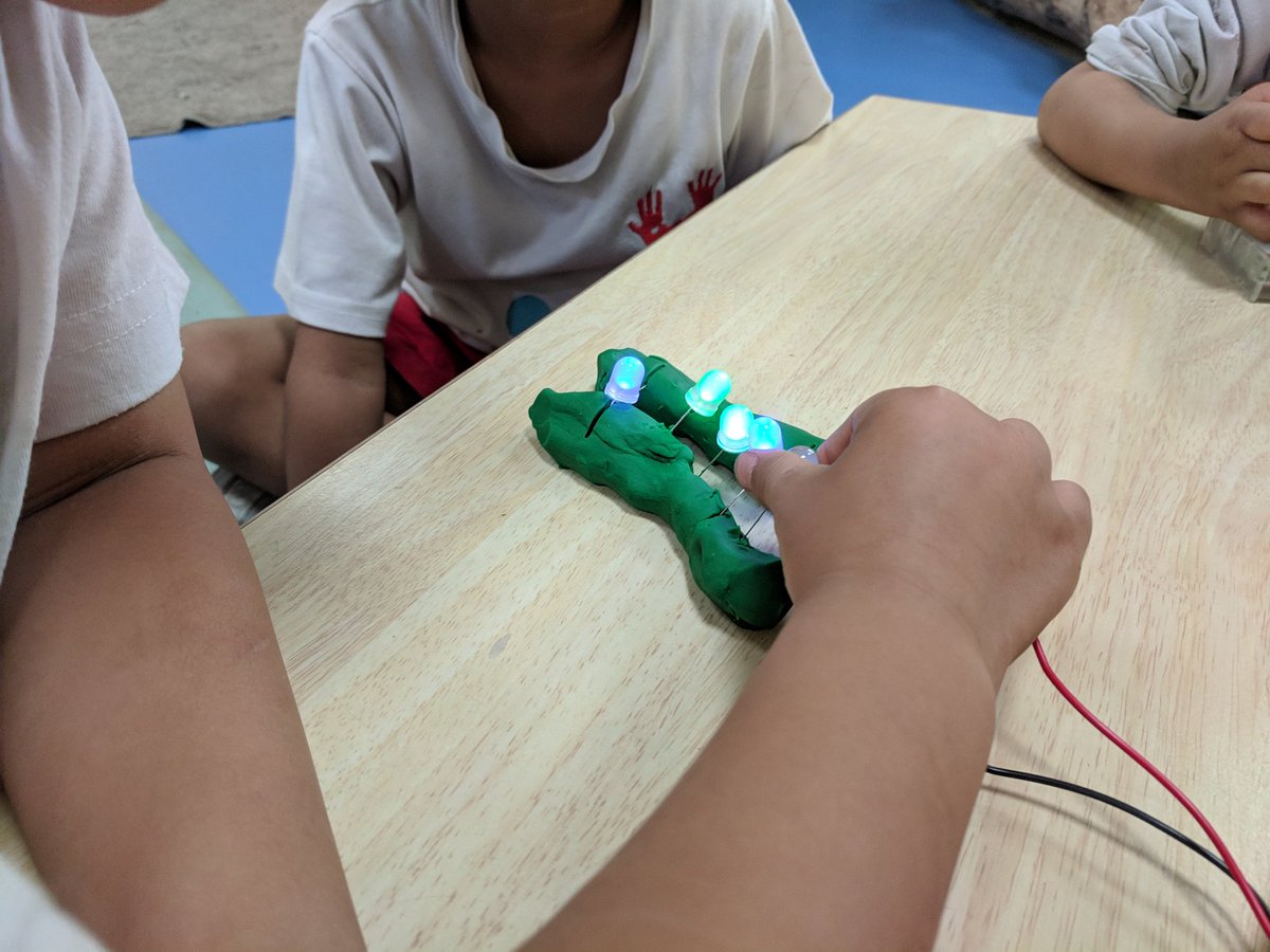 EyfsTbs's tweet photo. Today in our set room Nursery students put on their thinking caps and put together squishy play dough circuits @TBS_Delhi  #earlyyears #techEd #techtime #funwithcircuits https://t.co/o0G3m1ts6u