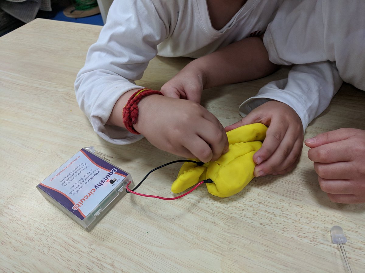 EyfsTbs's tweet photo. Today in our set room Nursery students put on their thinking caps and put together squishy play dough circuits @TBS_Delhi  #earlyyears #techEd #techtime #funwithcircuits https://t.co/o0G3m1ts6u