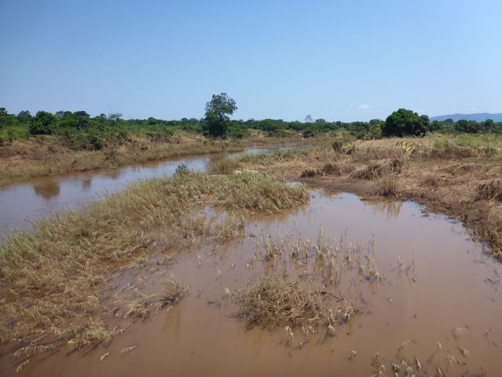 DarboeBuba's tweet photo. Buba on aerial assessment to affected communities of South of River Buzi and Lucit https://t.co/TsYIDisPBP