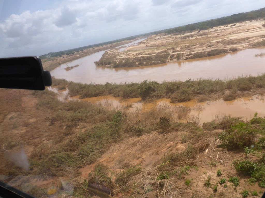 DarboeBuba's tweet photo. Buba on aerial assessment to affected communities of South of River Buzi and Lucit https://t.co/TsYIDisPBP