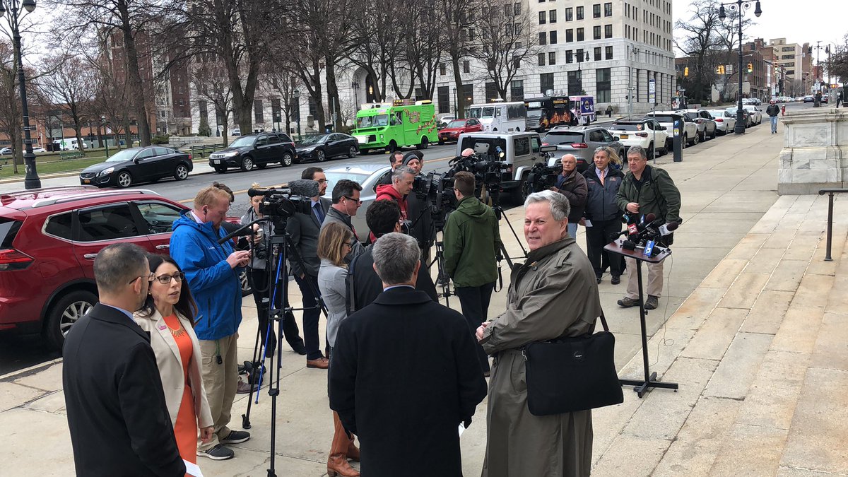 ksmith_missy's tweet photo. Great media turnout underscores the importance of fixing the NYS ELA and math assessments. #correctthetest @nysut https://t.co/dx94HSvGsH