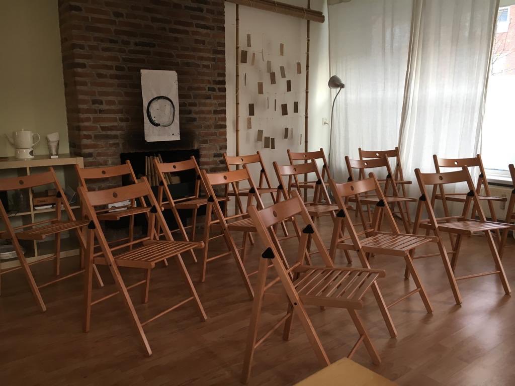 enso_school's tweet photo. Klaar voor vanavond! Michel Dijkstra over zenboeddhisme https://t.co/N0Wm3mjmrz