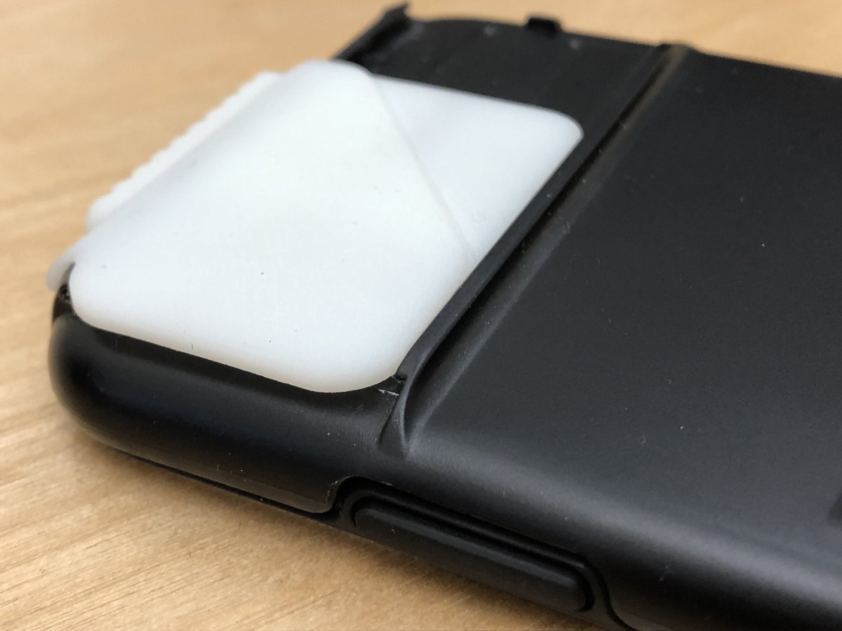 EyePatchCase's tweet image. NOW AVAILABLE FOR PRE-ORDER: EyePatch Case for iPhone X/Xs!
Check out the PROTOTYPE photos below! What color would you like us to make the EyePatch switch? eyepatchcase.com/products/pre-o…