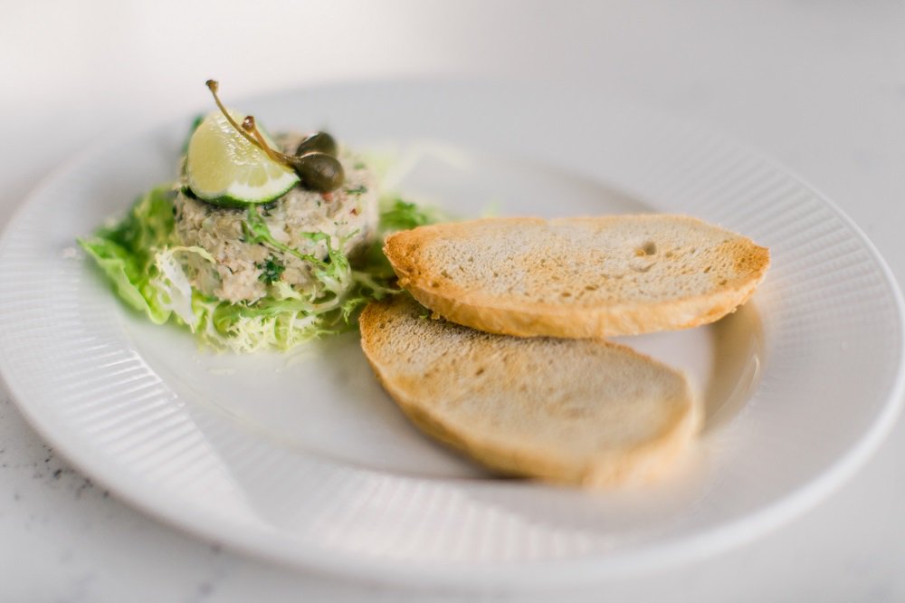 On such a lovely evening leave the dishes to us with our Supper Club!
Available from 3 pm - 9.30 pm /Mon - Thurs, 2 Course for only £15.00 pps