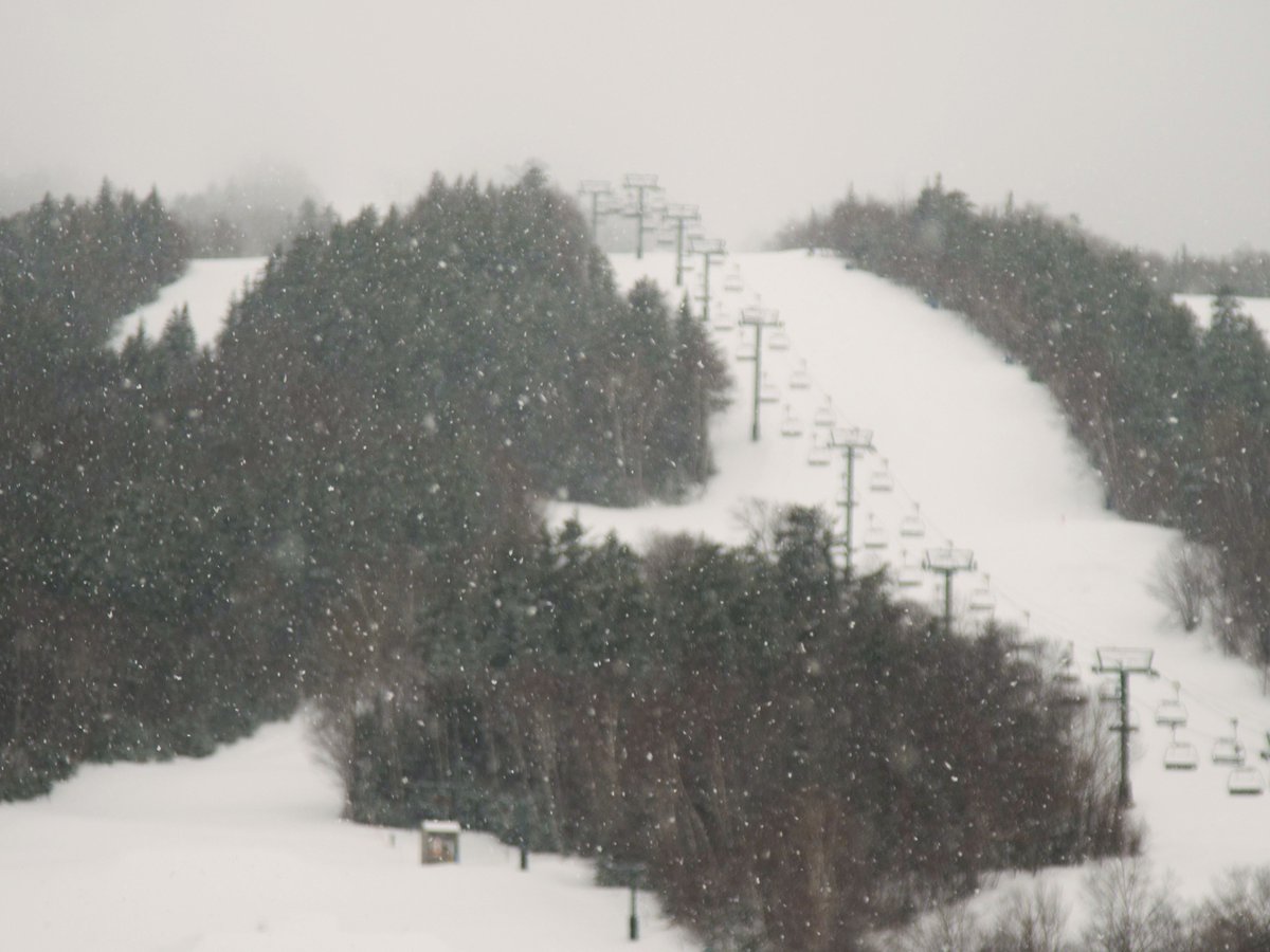 waterville's tweet photo. It's the first day of our extended season and it's SNOWING! We're open daily thru April 14th with lift tickets at just $55 at the ticket window. Buy online & save! https://t.co/ewA4FUJFLd
#watervillevalley #skinh #wvnextlevel https://t.co/1mwRn2WdLS