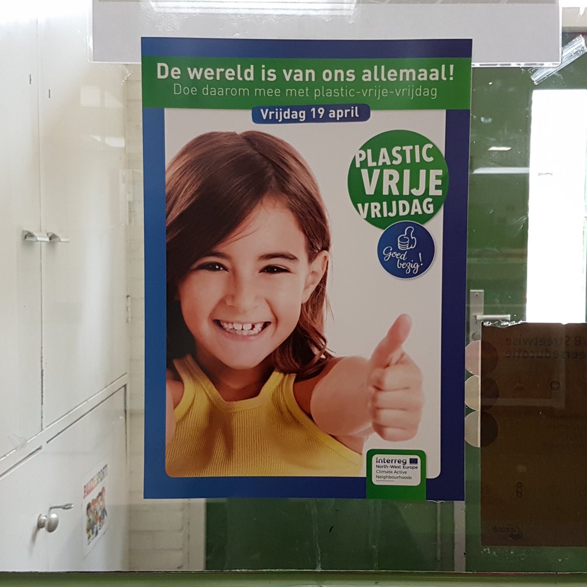 DuurzaamCranev's tweet photo. Wat is #PlasticvrijeVrijdag ??
Komende week gaan de #DCJr Team het idee van de Plasticvrije Vrijdag uitleggen op basisschool De Zyp: geen wegwerp (single use) plastic naar school meenemen voor één dag.
De eerst Plasticvrije Vrijdag is op Goede vrijdag, 19 april 2019! https://t.co/2d55iBw9xB