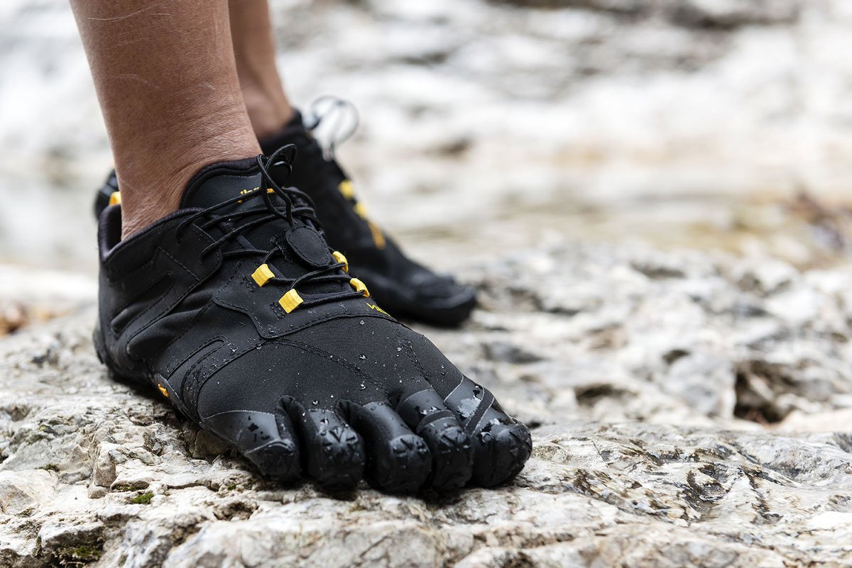 vibram's tweet photo. #VibramFiveFingers V-Trail 2.0 are the ultimate tool for moving on unpredictable surfaces. Discover more on our website ๐ https://t.co/o8Atz83Lhk!
#Vibram #YouAreTheTechnology #NaturalTrainingTool https://t.co/wdw3PBdbJZ