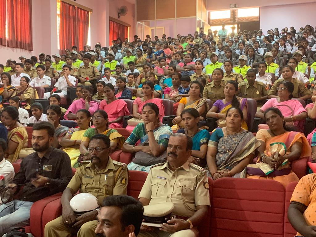 bngdistpol's tweet photo. Voting awareness program conducetd by @bngdistpol  at SFS college in Hebbagodi PS limits... https://t.co/lxHxFxLTF9