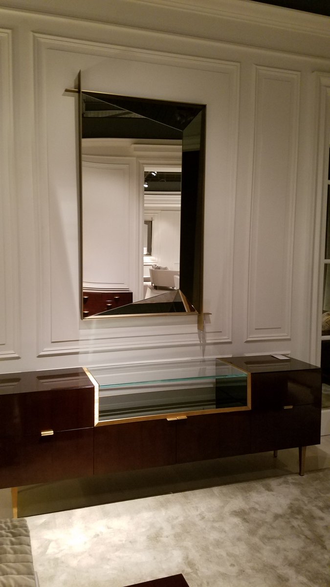 InteriorVIP's tweet photo. Editor's Choice Showroom @BakerFurniture &amp; their Thomas Pheasant collection at #HighPointMarket . Be sure to see their latest at the Spring Market! #HPMKT #HPMKT2019 #InteriorDesign #Furniture #HighPoint #InteriorDesignVIP https://t.co/FiF72VYGiO