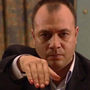 8 Nisan 2004... Cerrahpaşalı halit tarafından kahpece pusuya düşürülen değerli büyüğümüz, abimiz,  İstanbul'un sefiri, son kabadayı Süleyman Çakır'ın vefatının 15. senesi... Saygı,  rahmet ve özlemle..  #SüleymanÇakır