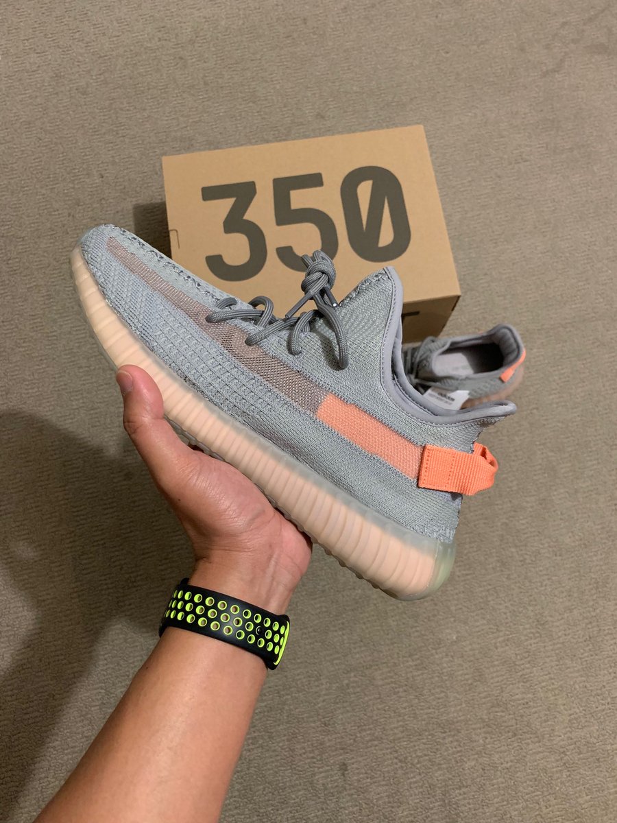 yeezy 350 zebra footshop