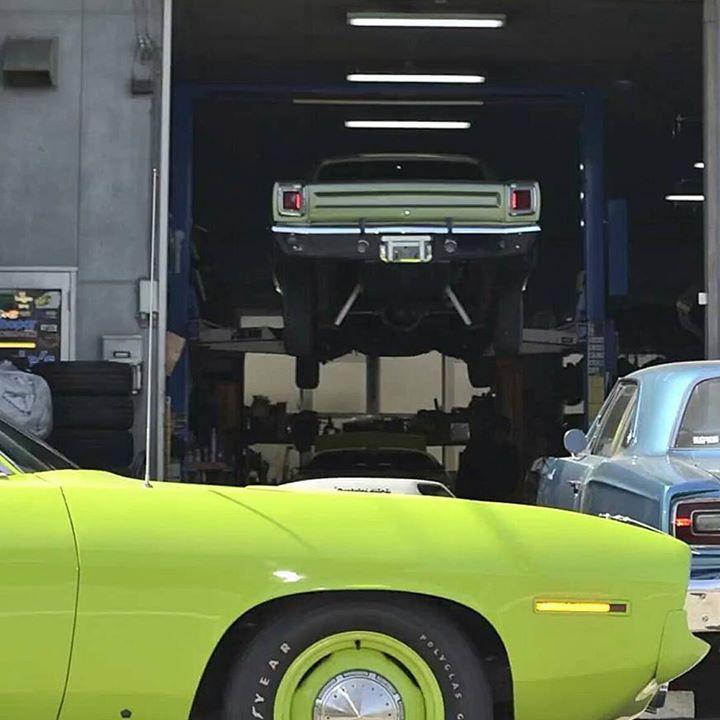 ClassicCarWirin's tweet photo. Mopar Monday #Repost @mopar.head #70HemiCuda
#HemiCuda #Hemi #Cuda
#gY3 #Mopar #E_body #1970
#Shakerhood #Moparmonday #cars #classiccar #classic #carsofinstagram #americanmuscle #musclecars #classiccarwiring #gotcolor?#caroftheday #backtowork https://t.co/R3azPDkLNX https://t.co/GrXy9N9qMI