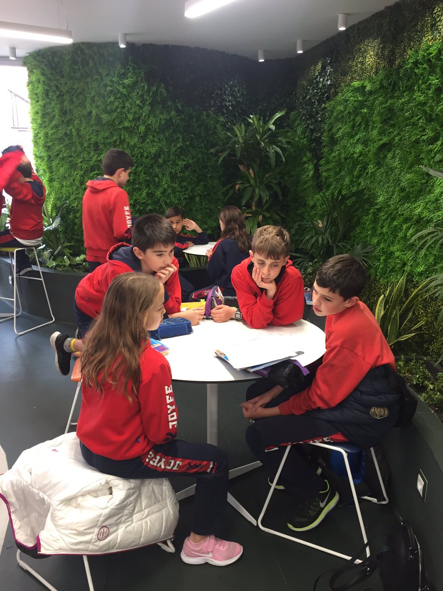 LaReservaP's tweet photo. Seguimos en el @ColegioJoyfe viendo cómo trabajan #VisualThinking https://t.co/cyoEXBpmEL