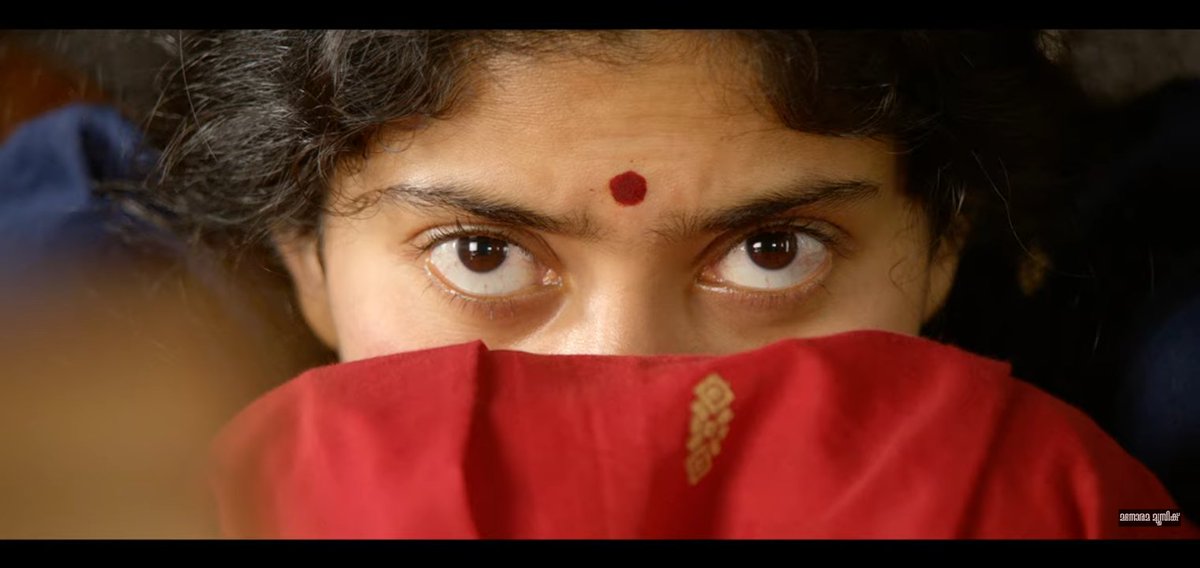 SaipallaviFC's tweet photo. #Athiran What A Trailer 🤙 Very Promising 👍😎😏
Thrilling, Suspense, Action Scenes 🙌
@Sai_Pallavi92 and #Fahadhfaasil 🔥🙏
#Renjipanicker #AtulKulakarni 👍
And Last BGM @prakashraaj Entry🔥
#AthiranTrailer Here 👇
https://t.co/1OPYjeGTgD
#SaiPallavi #AthiranOnApril12 https://t.co/X88ZVijtfQ