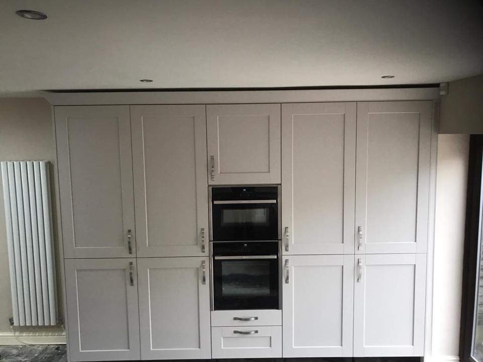 dvdfurniture's tweet photo. Timeless Classic Shaker Kitchen here with @PWSDistributors #Belsay #Shaker with DVD bespoke Cabinetry all colour co-ordinated using 18mm MFC with 2mm @egger #U702 #Cashmere complete with @HettichUK #Sensys #ArciTech #Softclose #beautiful #stylish #Kitchen #fittedfurniture #DVD https://t.co/0YMYR1NU9v