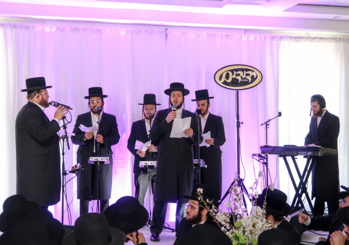 #midday #shevabrachos &amp; #chanukashabayis in Bayswater with <a href="/MottyIlowitz/">Motty Ilowitz</a> #music by <a href="/HeshyPavel/">Hershy pavel</a> #awesomeperformance
