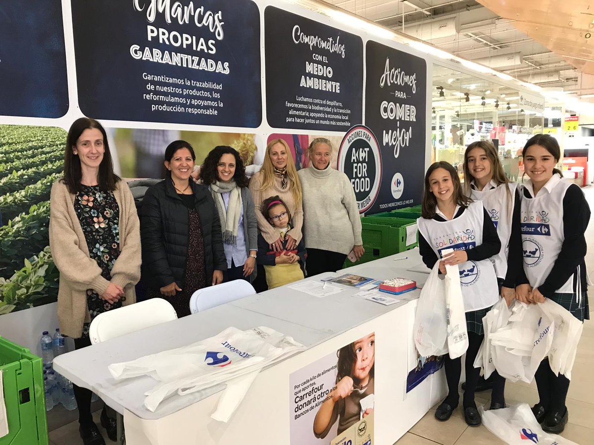 TrinityCollege1's tweet photo. ¡Gracias a todos los miembros de nuestra Comunidad Educativa que han participado en esta nueva edición de la #OperaciónKilo del @GranRecogidaMad #WeAreTrinityCollege 🦁#TrinitySolidario #Colegios #Educación #Padres #Sanse https://t.co/tosBnsB9rJ