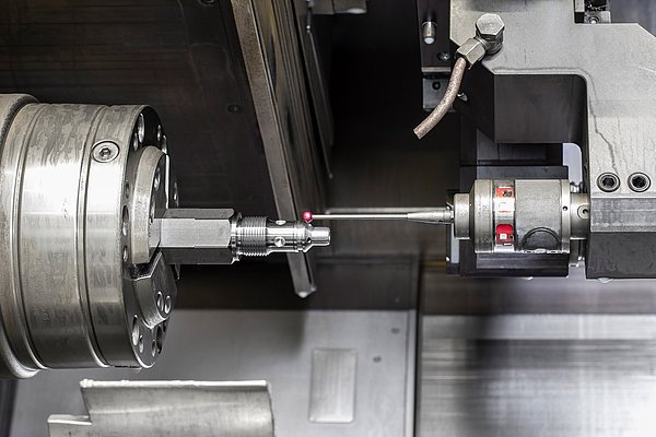Blum_Novotest's tweet photo. #MetrologyMonday! "Minimally manned or even unmanned production only makes sense if the parts are continuously checked and critical dimensions are measured.”
#Touchprobes and #lasermeasuring systems help #automate the #machining process: https://t.co/0j4PsPnhni #manufacturing https://t.co/6nreUU571O