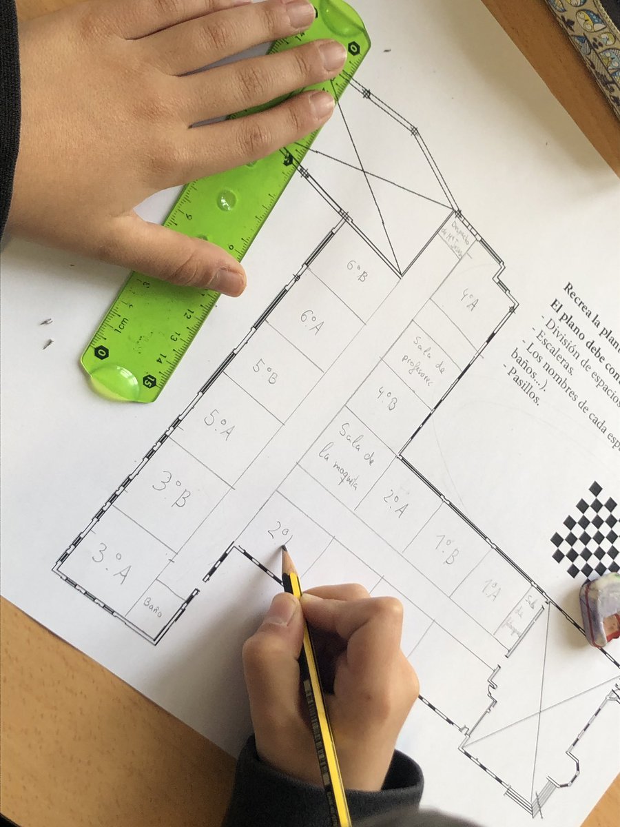 sandraibadi's tweet photo. 🌈 PROYECTO ARCO IRIS 🌈 Los alumnos de #PRIMARIA del @colsangregorio apendren sobre #InteligenciaEspacial #IIMM #InterNivel https://t.co/aK1BQ2UCGe