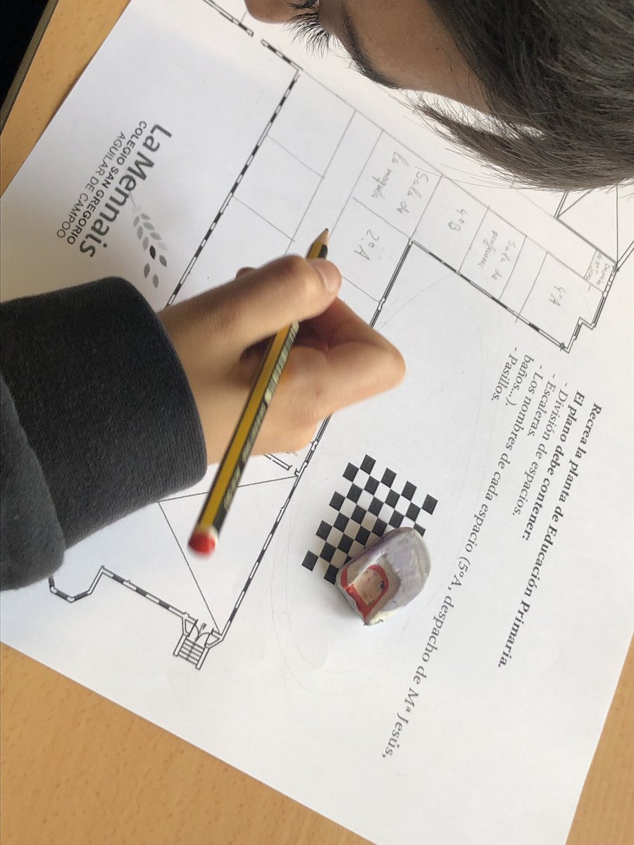 sandraibadi's tweet photo. 🌈 PROYECTO ARCO IRIS 🌈 Los alumnos de #PRIMARIA del @colsangregorio apendren sobre #InteligenciaEspacial #IIMM #InterNivel https://t.co/aK1BQ2UCGe