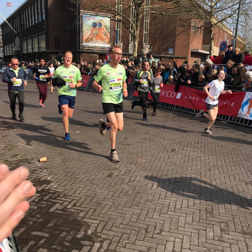 Binnen de Baersdonck  <a href="/stDichterbij/">Stichting Dichterbij</a> sporten medewerkers samen met bewoners. Wij geloven erin dat je elkaar zo naar een hoger level kunt tillen💪🏻👍🏻 #samenbewegen