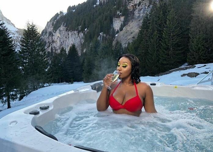 Jeena_hassan's tweet photo. ๐๐๐ #victoriakimani #vicky #shestar #kimani #washit by @VICTORIA_KIMANI #kenyanQueen ft @sarkodie #ghanankinh https://t.co/7YKCdpYIMA