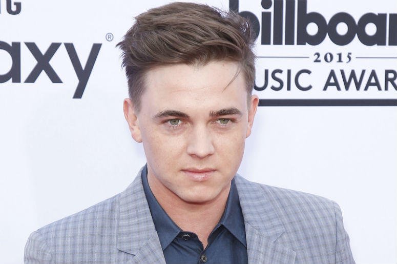 April 9: Happy 32nd birthday to singer Jesse McCartney (\"Leavin\\") 