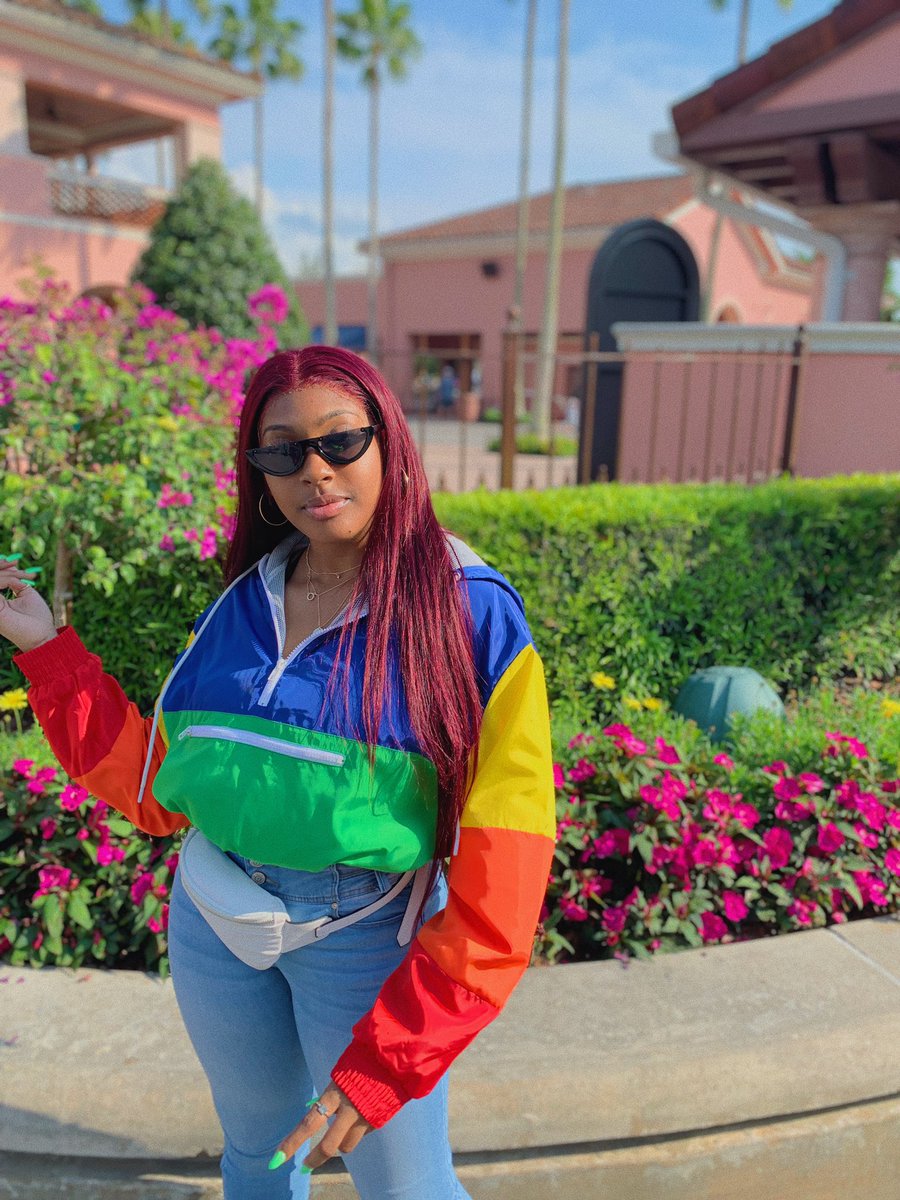 pvonyah_'s tweet image. Shes a different typa bad🤪
#gradbash2k19 #MiramarGB2k19