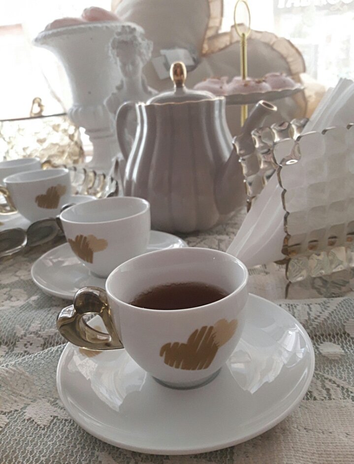 La bellissima porcellana Guzzini per un buon caffè 😊
€ 45,00 il servizio da 6 #caffeine #pacoarte #shop