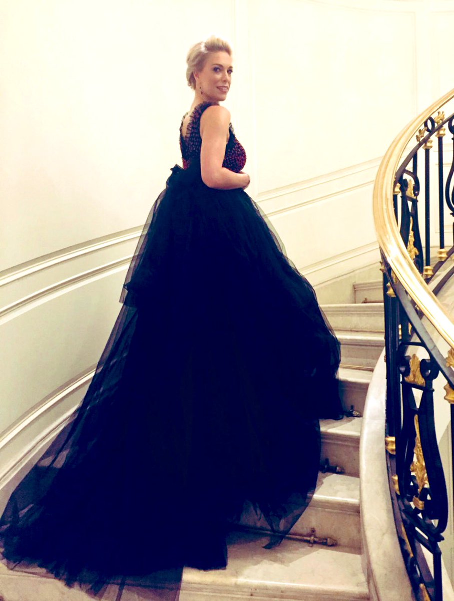 hanwaddingham's tweet image. Thank you so much @POP_PR_UK @malanbretonINTL @RaishmaCouture for making this tired,working Mamma feel glam again! ❤️@OlivierAwards @TheBentleyHotel