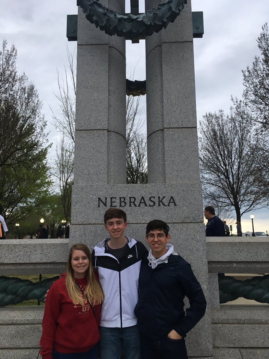 glwjen's tweet photo. We managed to get our Nebraska pic before it got too dark on our night monument tour. All three delegates are first-timers to D.C. and loving the sights! #NE4H #InspireKidsToDo https://t.co/sbJ76euVyd