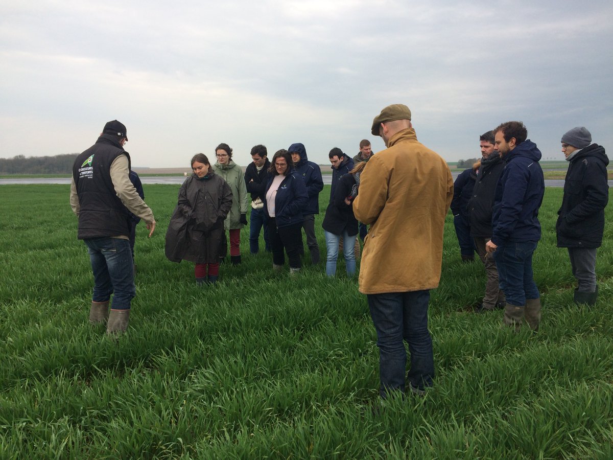 agrosolutions's tweet image. L&apos;équipe @agrosolutions encore une fois #SurLeTerrain pour découvrir les innovations agronomiques de @Terrasolis_ La base 112 a encore de beaux jours devant elle ! #Terralab