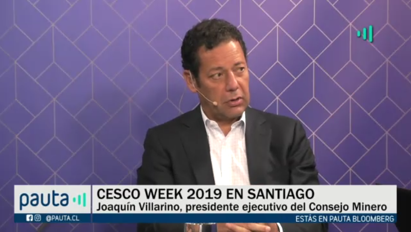 Pauta_cl's tweet image. Joaquín Villarino (@VillarinoJ), presidente del @ConsejoMinero, y el #CescoWeek: "Hay fundamentos para pensar que el mercado del cobre debiera mantenerse firme y eso justifica la decisión de llevar a cabo proyectos grandes" #PautaBloomberg → bit.ly/2D1jM8M