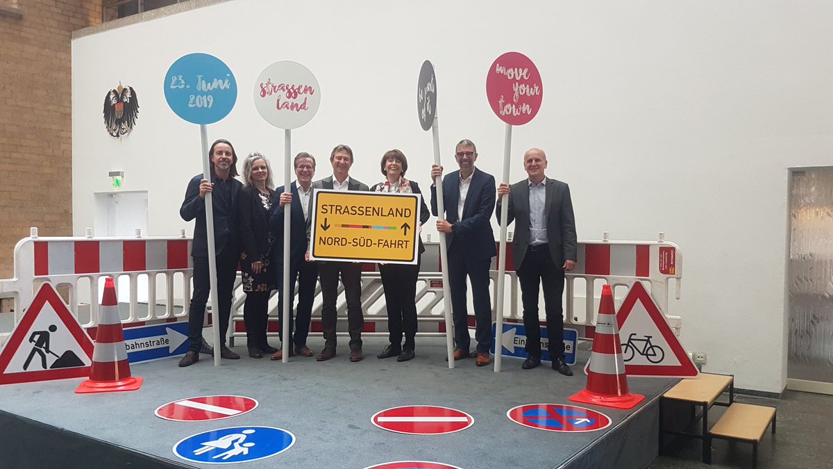 HenrietteReker's tweet photo. Am 23. Juni findet das 1. @strassenland Festival statt. Die gesamten 3km Nord-Süd-Fahrt werden für Autos gesperrt &amp; nachhaltige Mobilitätskonzepte gezeigt. HR: "Wir wollen den Menschen ihre Stadt zurückgeben. Wir brauchen mehr Platz für Lebensqualität, Radverkehr &amp; Fußgänger." TR https://t.co/jKADJFggkJ