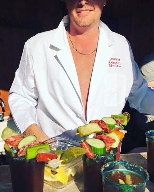 jroy5's tweet photo. @shotgunsuzie4 @ittybitty1973 #drcaesar does make house calls ! @MottsClamato @theextremebean @WalkersOneshot #caesarlove https://t.co/GEwe3zK863