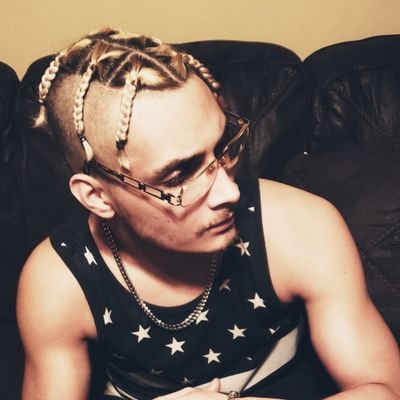 KolaradoPoet's tweet image. #CoolInsurance
My personal guard is exception, his
boxing training involves,blindfolded
against 4 blindfolded,had never lost once,wrist thick like ankle,I pity who
underestimate him,added to this is
OPC African Insurance, lucky I have
him anytime,