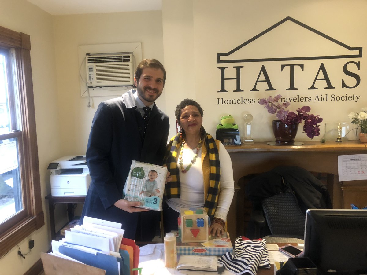 agounardes's tweet photo. For Day 3 of my #7daysofservice, I visited @HomelessAlbany & donated to their homeless outreach program. HATAS has been combating, reducing, and preventing homelessness since 1927.
Take the #3forcommunity pledge to do good in our neighborhood by visiting https://t.co/vIvmyoyyIa https://t.co/WUJtJkf42i